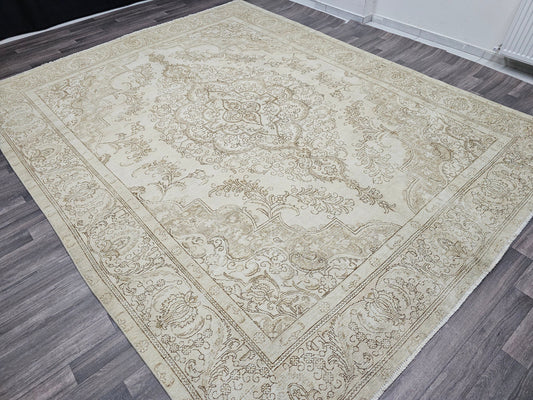 Oversize Neutral Vintage Medallion Turkish Rug, 9.25x11.50 Feet Authentic Handmade Turkish Rug, Large Neutral Area Rug