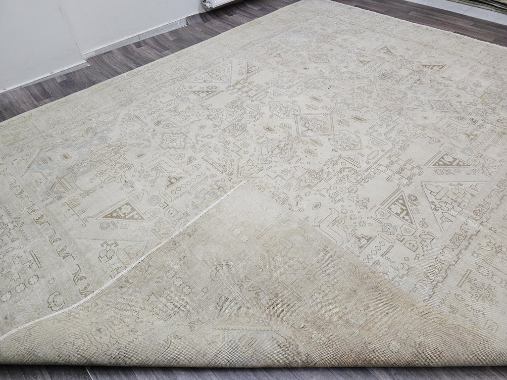 Oversize Hand Knotted Wool Rug: Vintage Heriz Design, 9.40x12.30 ft