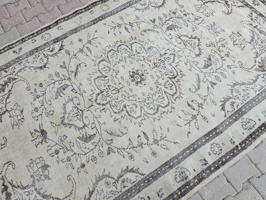 6x9 Neutral Oushak Rug: Vintage Turkish Wool Area Rug