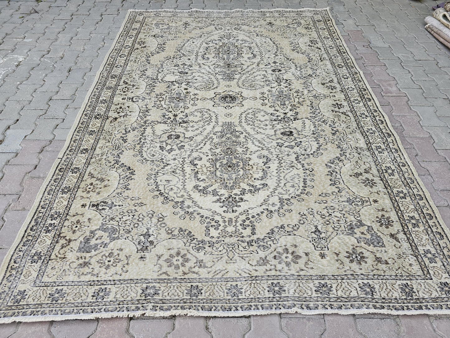 6x9 Neutral Turkish Oushak Rug/ Unique Wool Vintage Rug Floral Design // 6.5x9.30 feet