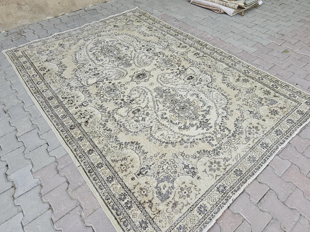 Vintage Turkish Oushak Rug 6x9: Hand-Knotted Wool, Neutral Bohemian Carpet