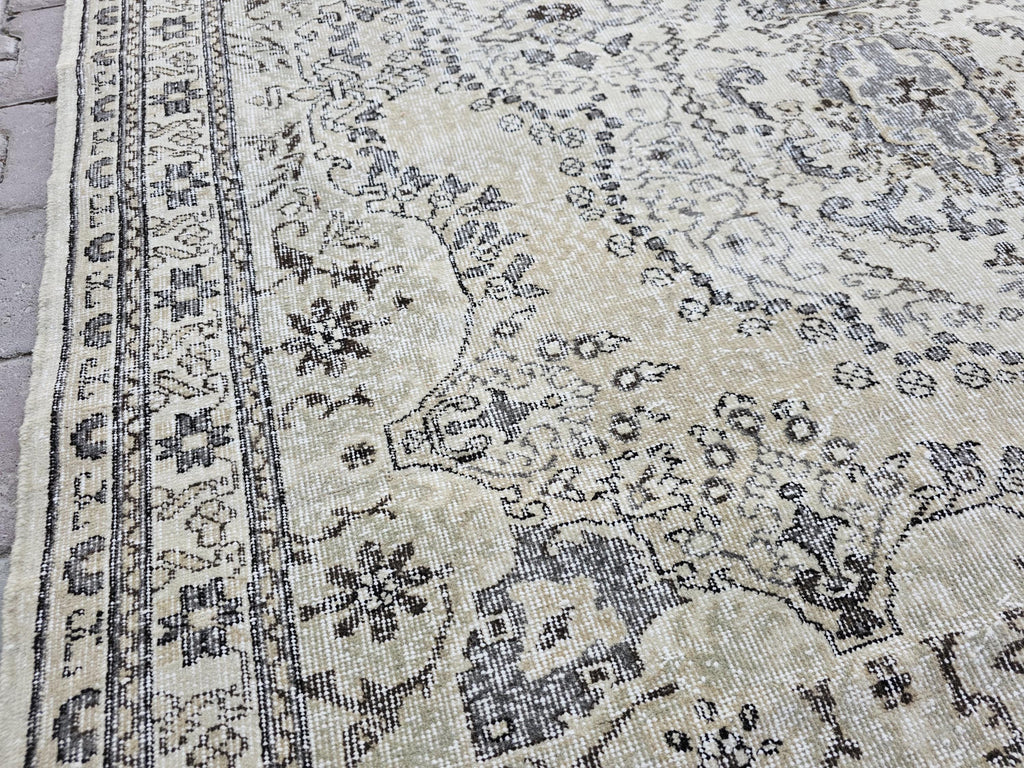 Vintage Turkish Oushak Rug 6x9: Hand-Knotted Wool, Neutral Bohemian Carpet