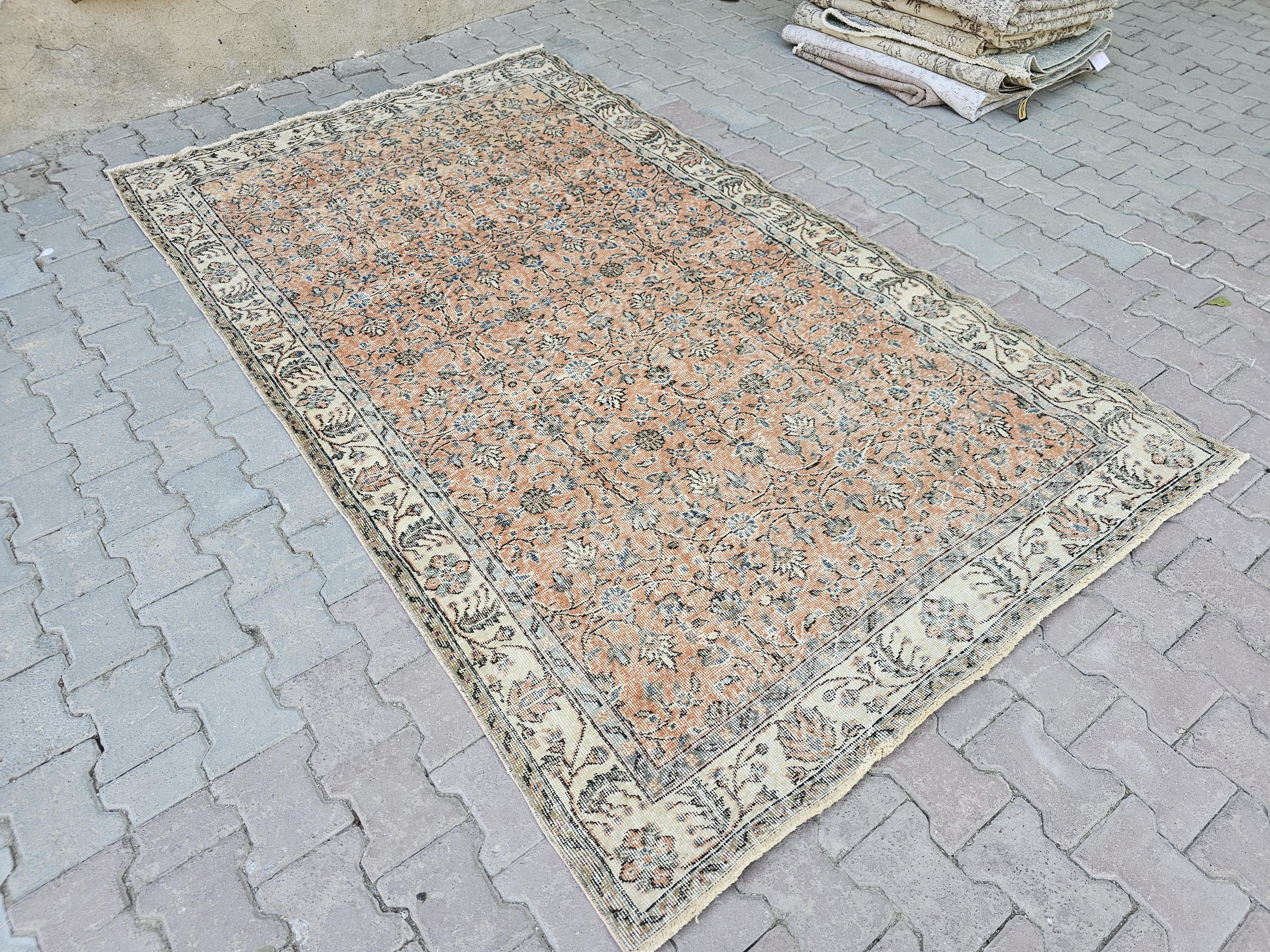 Handmade Wool Oushak Rug 5x9: Vintage Turkish Floral Rug