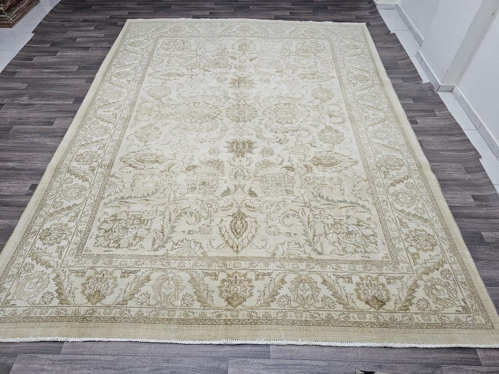 9x12 Hand-Knotted Oushak Rug: Vintage Turkish Wool Carpet
