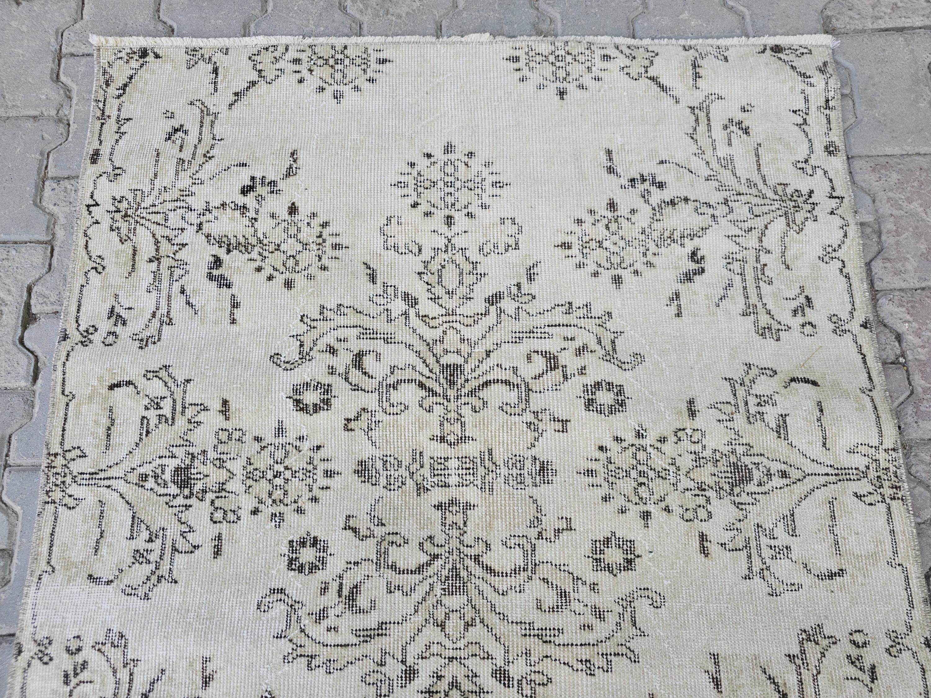 3.55x4 feet Small Vintage Turkish Rug