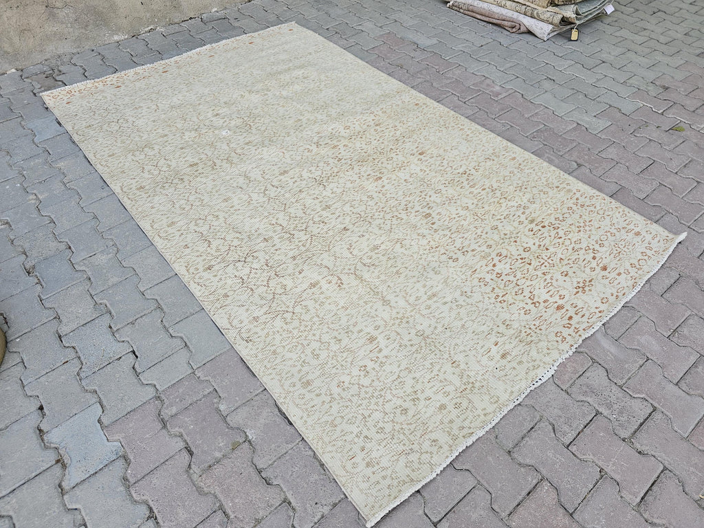 5x9 Hand Knotted Vintage Turkish Area Rug Cream