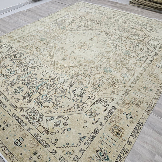 Classic 9x12 Heriz Area Rug - Vintage Neutral Scandinavian Style Carpet // 9.15x12.30 feet