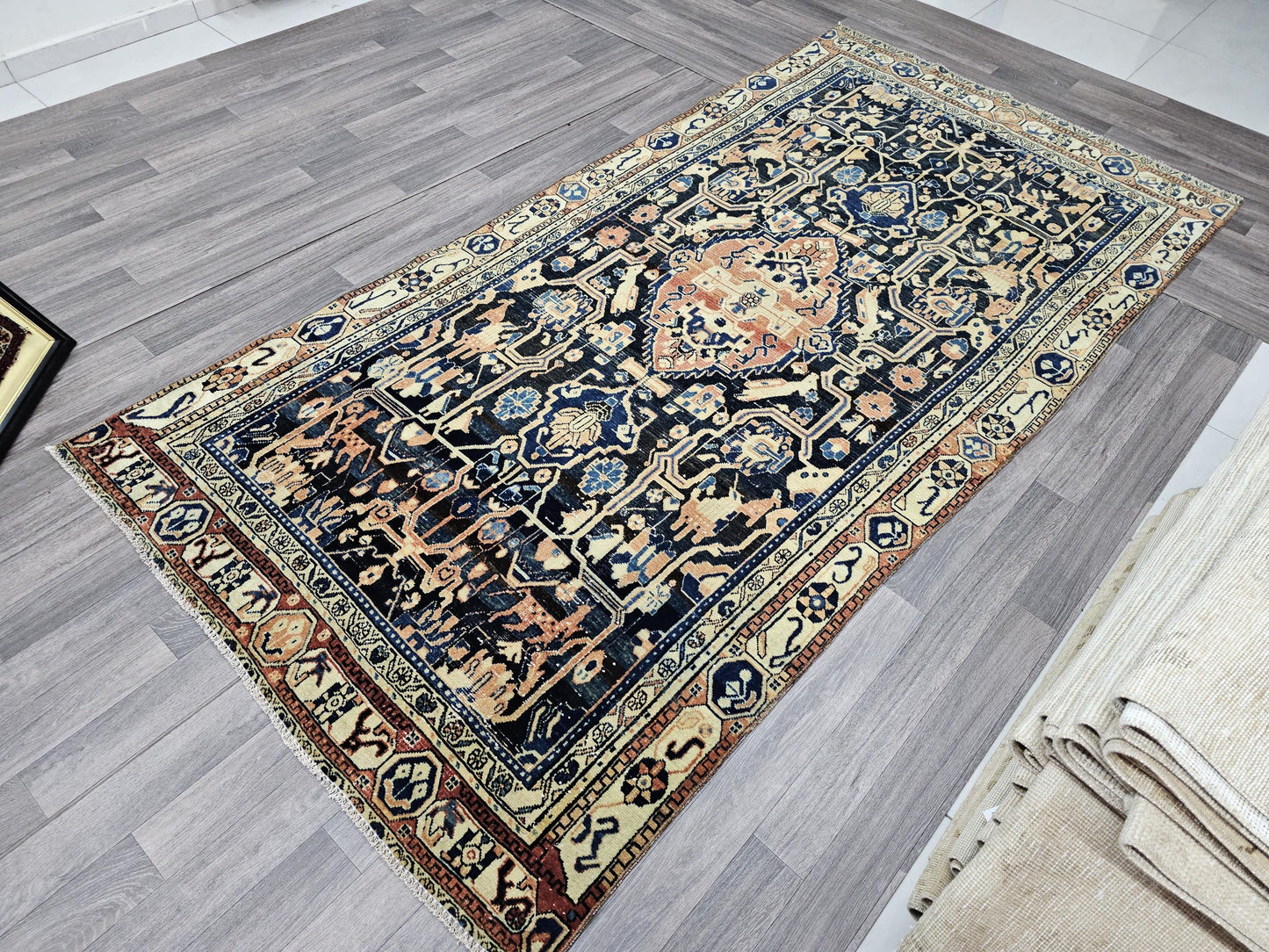 5x9 Vintage Persian Accent Rug – Handwoven Traditional Geometric Design