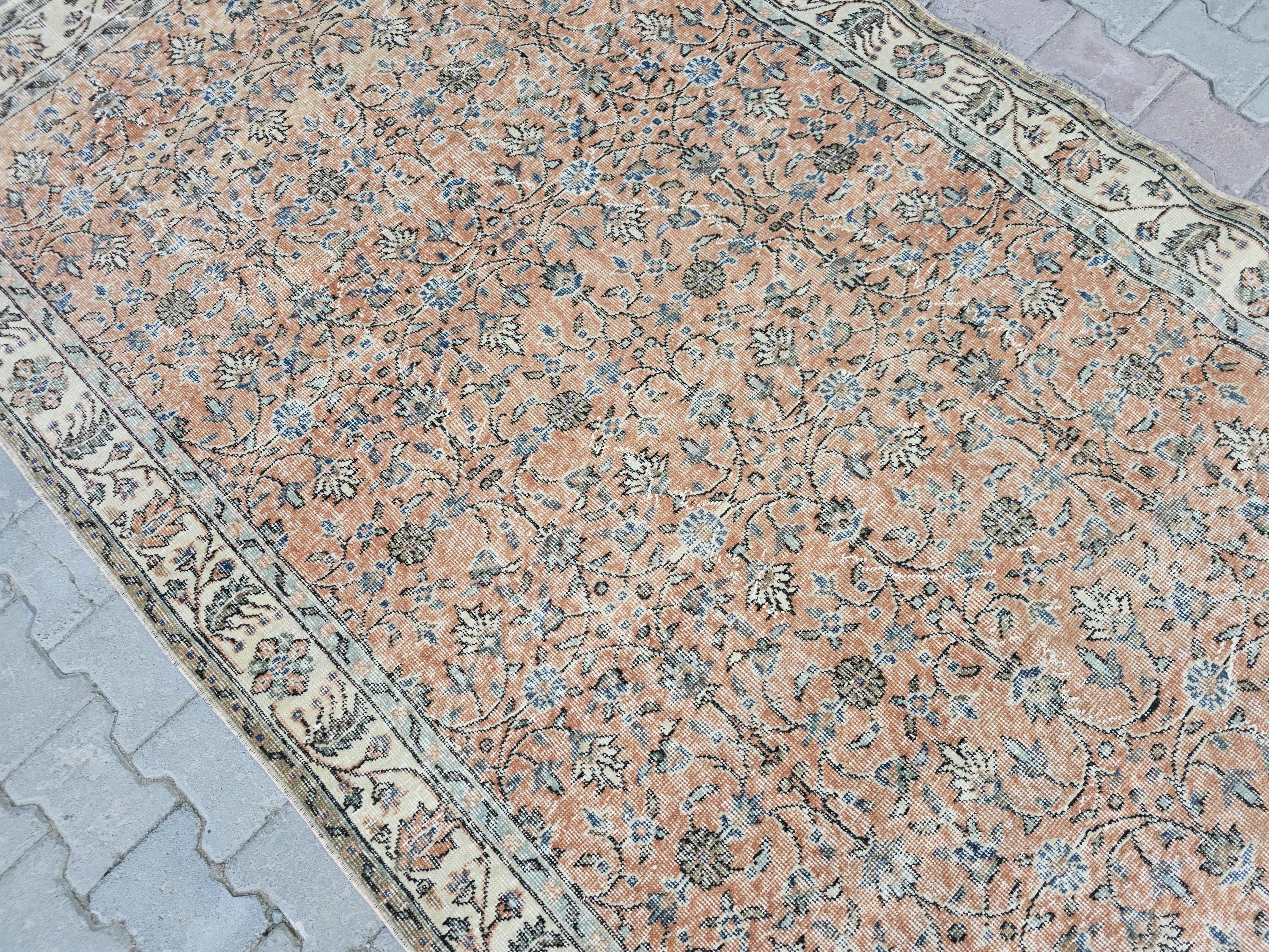 Handmade Wool Oushak Rug 5x9: Vintage Turkish Floral Rug