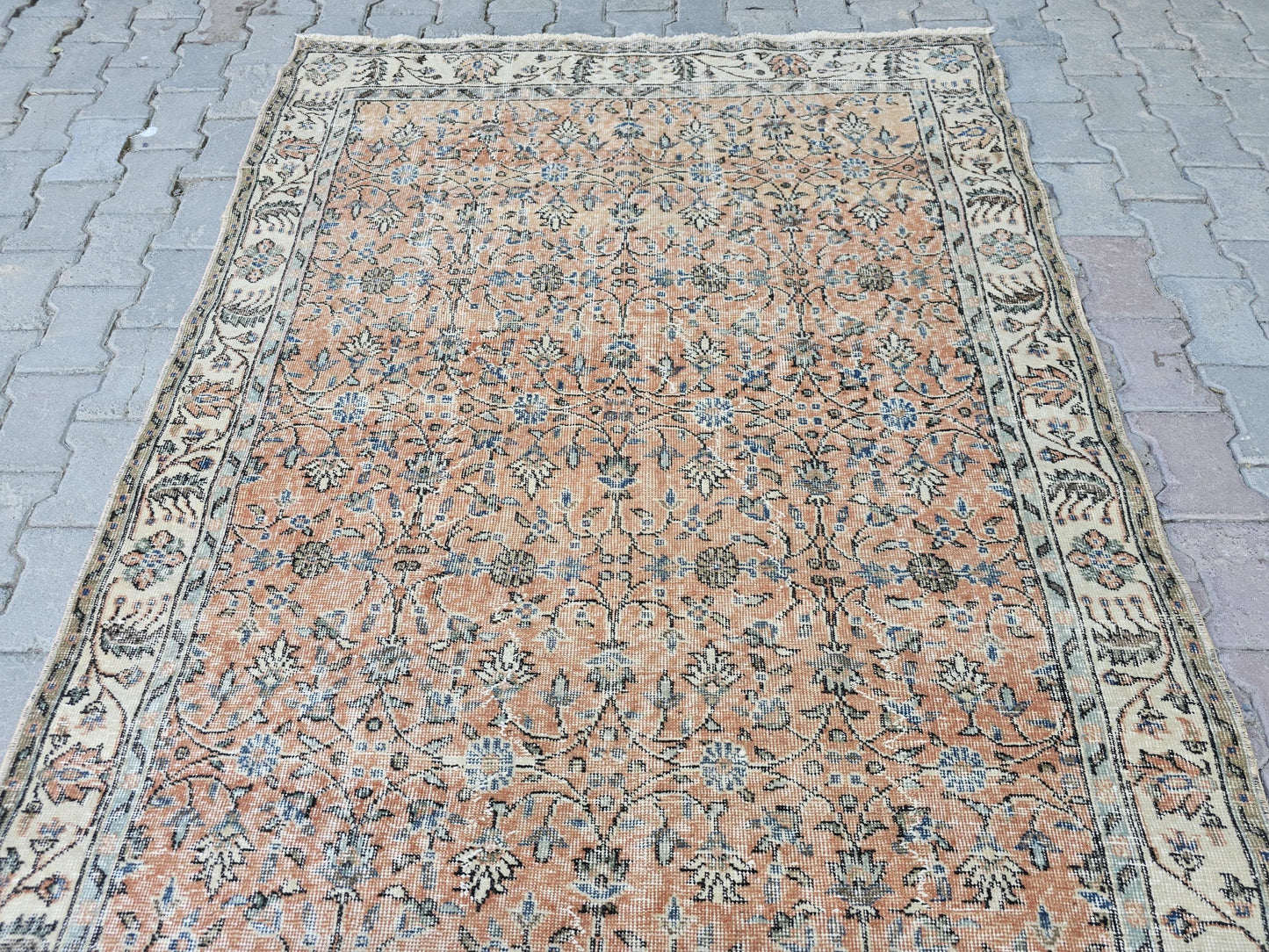 5x9 Vintage Anatolian Handwoven Rug with Floral Design