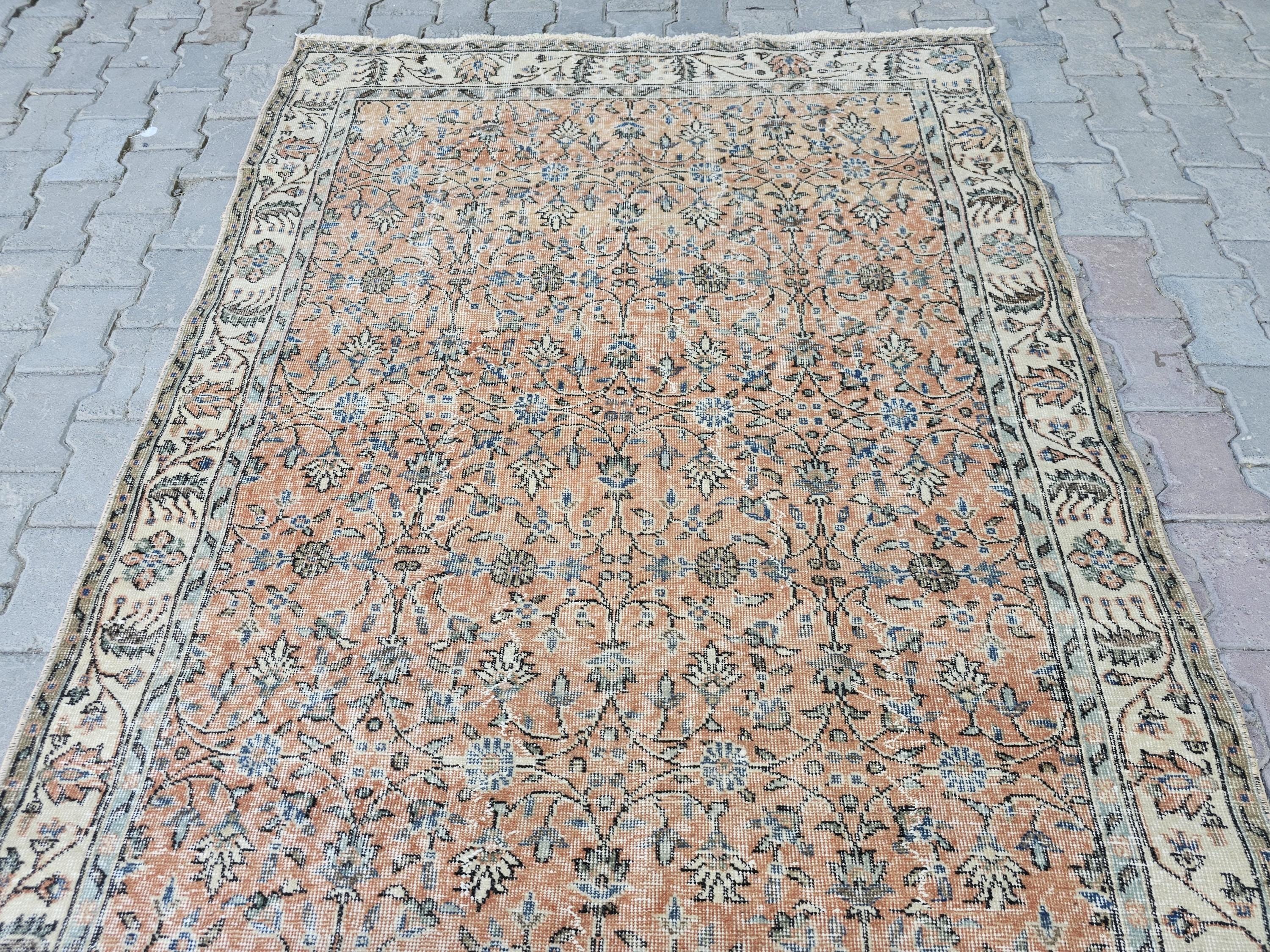 Handmade Wool Oushak Rug 5x9: Vintage Turkish Floral Rug