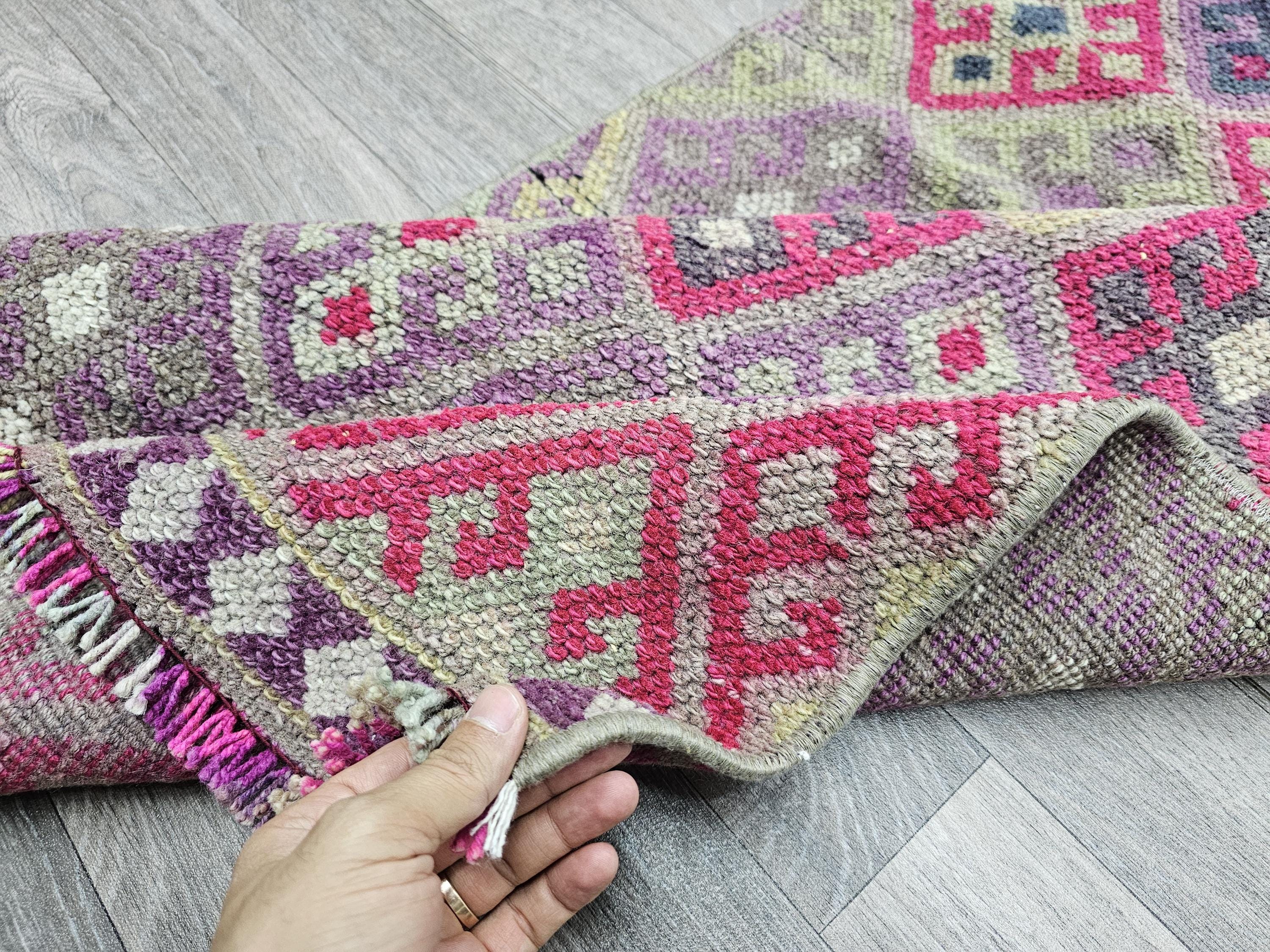 Hand Knotted Wool Herki Runner Rug: Vintage Turkish Hallway Decor