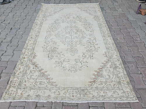 5x8 Vintage Turkish Rug : Hand Knotted wool Beige Distressed Oriental Rug