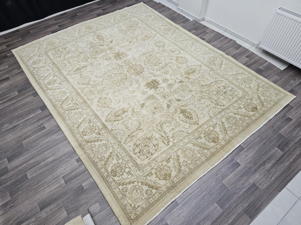 9x12 Hand-Knotted Oushak Rug: Vintage Turkish Wool Carpet