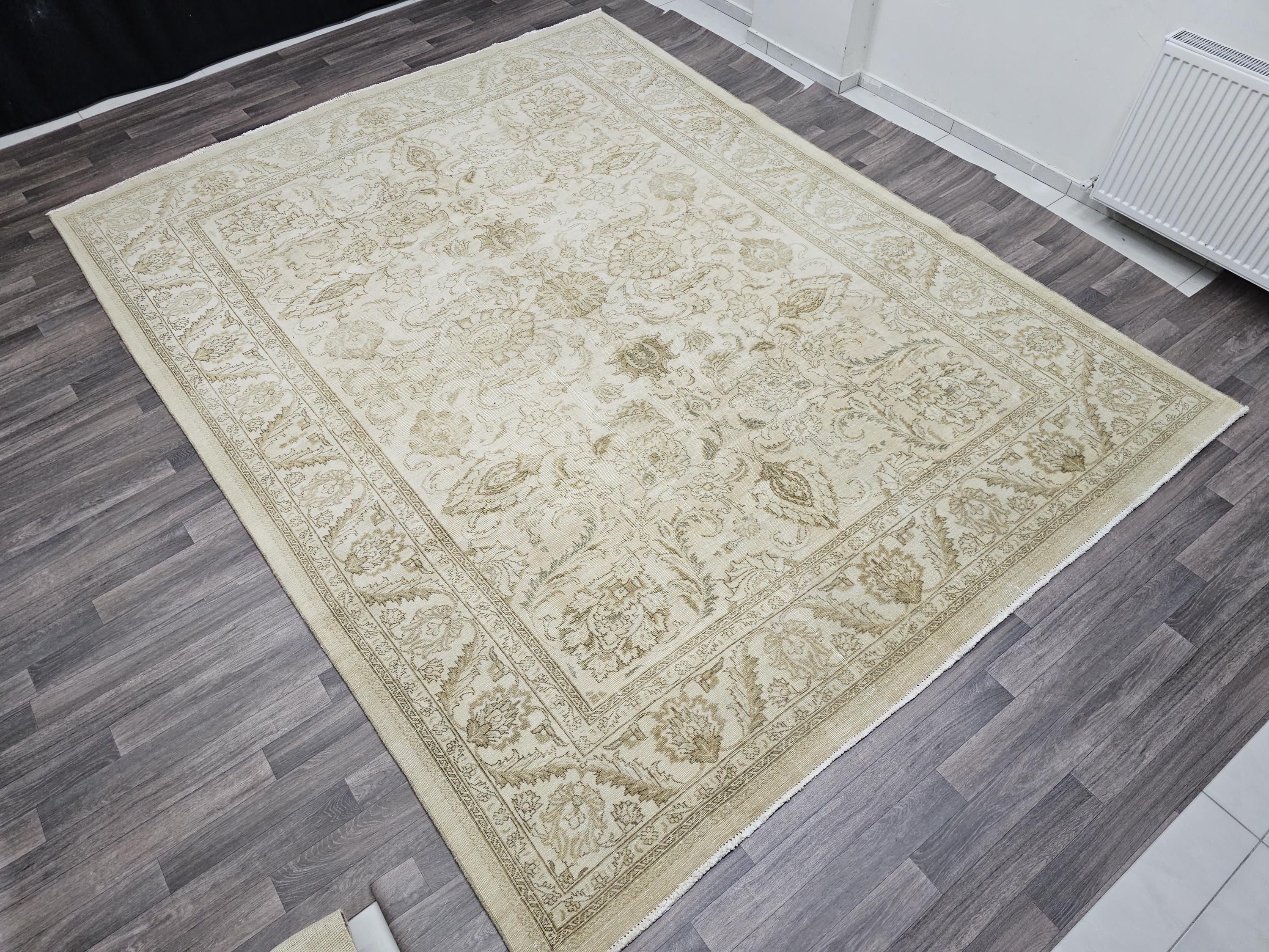 9x12 Hand-Knotted Oushak Rug: Vintage Turkish Wool Carpet