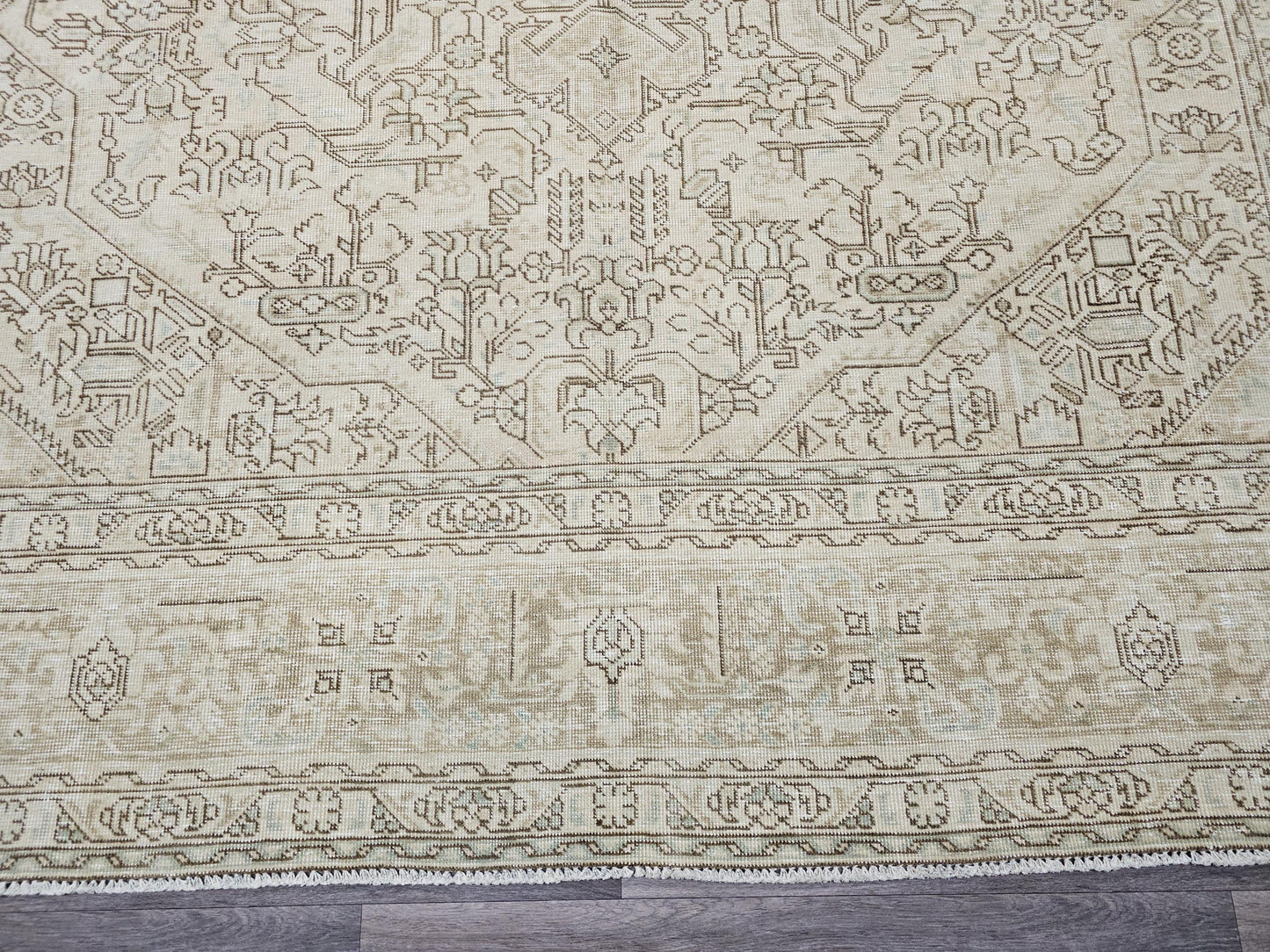 9.5x12.5 Vintage Neutral Area Rug / Distressed Turkish Rug/ Hand Knotted Wool Rug, Large Oushak rug, oversize Bedroom rug, saloon rug