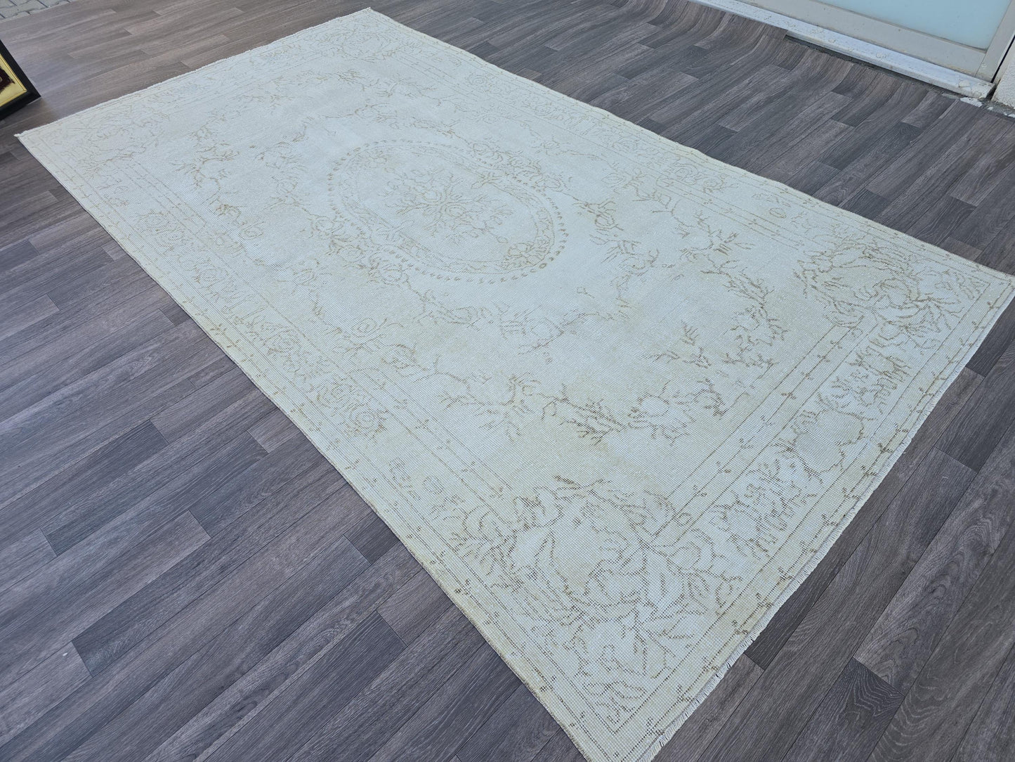 Vintage Rug / 5.50x9.85 feet / Hand Knotted Wool Oushak Rug/ Neutral 6x9 Rug for Bedroom and Nursery Room