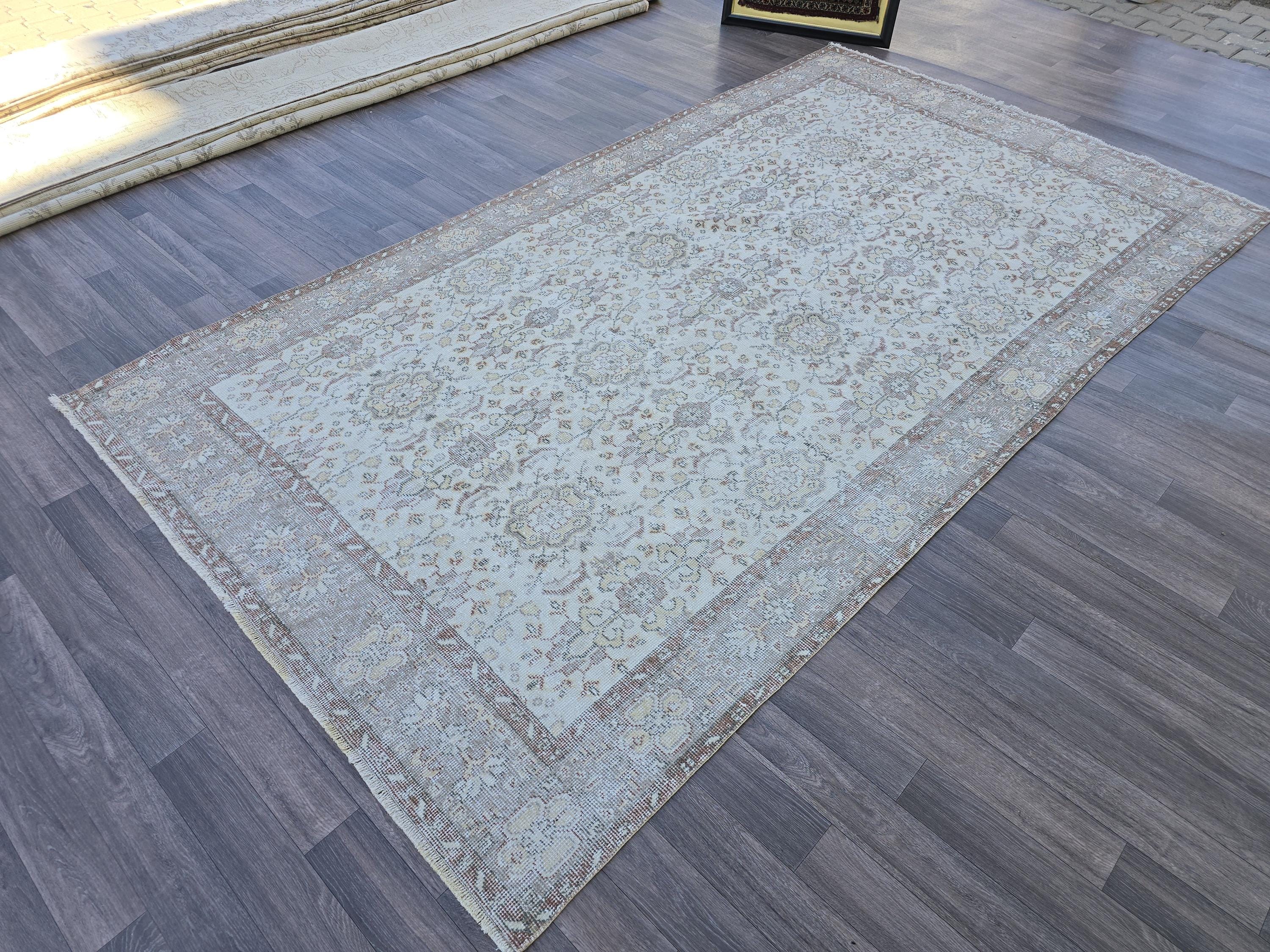 5x10 Hand Knotted Vintage Turkish Oushak Rug: Neutral Wool