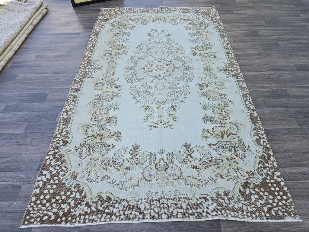 5x8 Hand Knotted Turkish Rug: Vintage Wool Floral Carpet