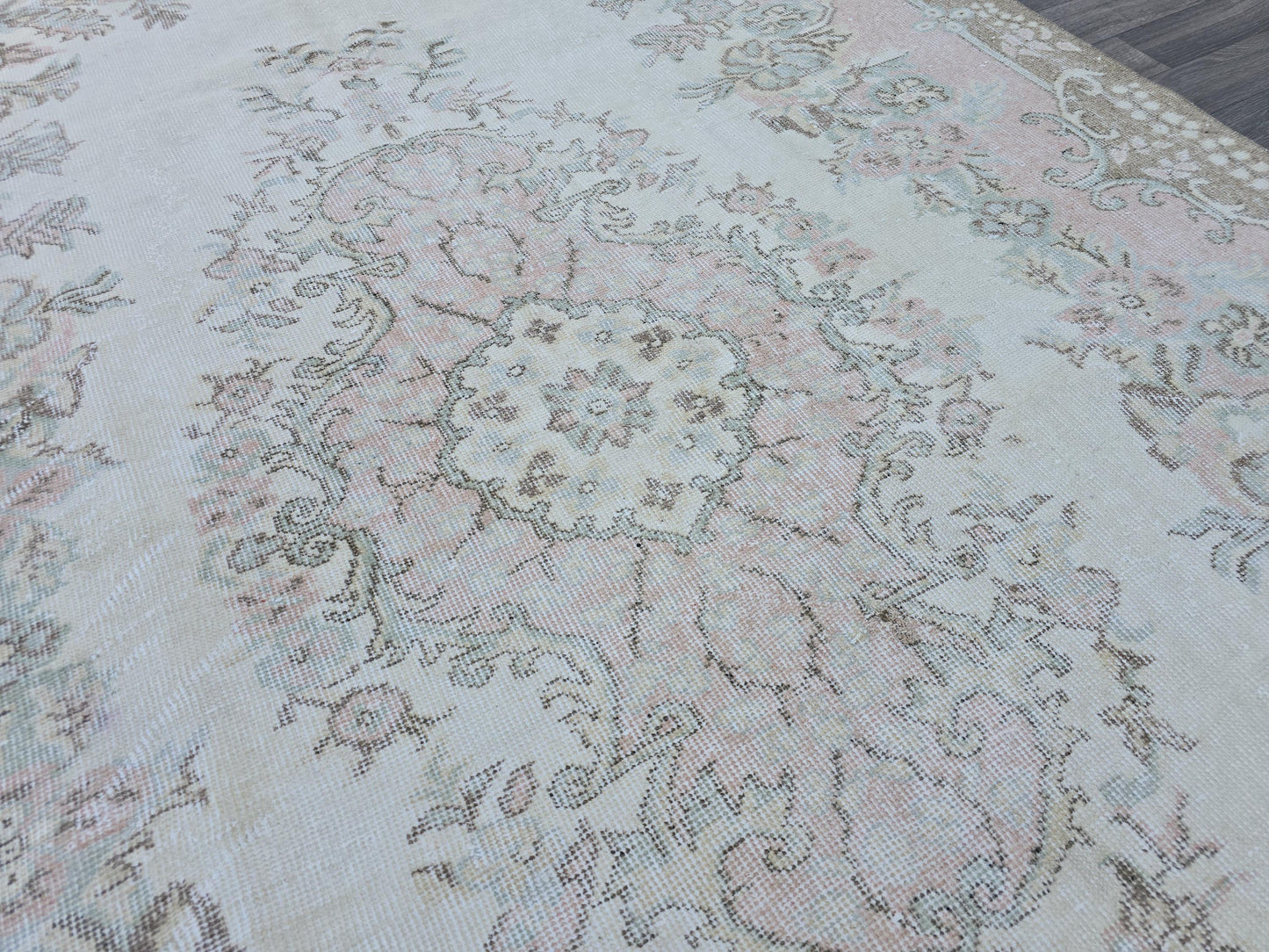 6x9 Vintage Turkish Area Rug Neutral Pink Cream Brown //5.80x9.50 feet