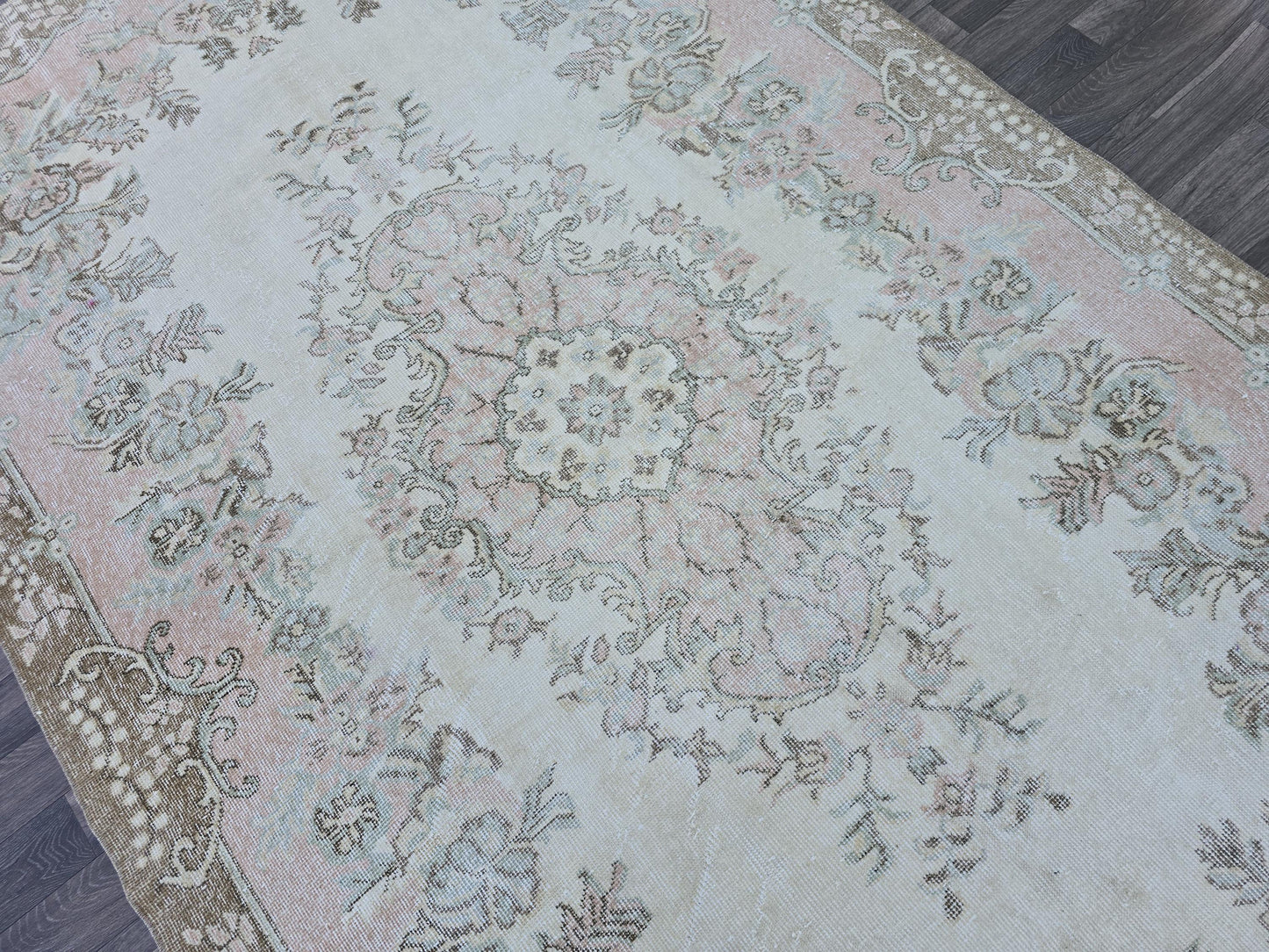 6x9 Vintage Turkish Area Rug Neutral Pink Cream Brown //5.80x9.50 feet