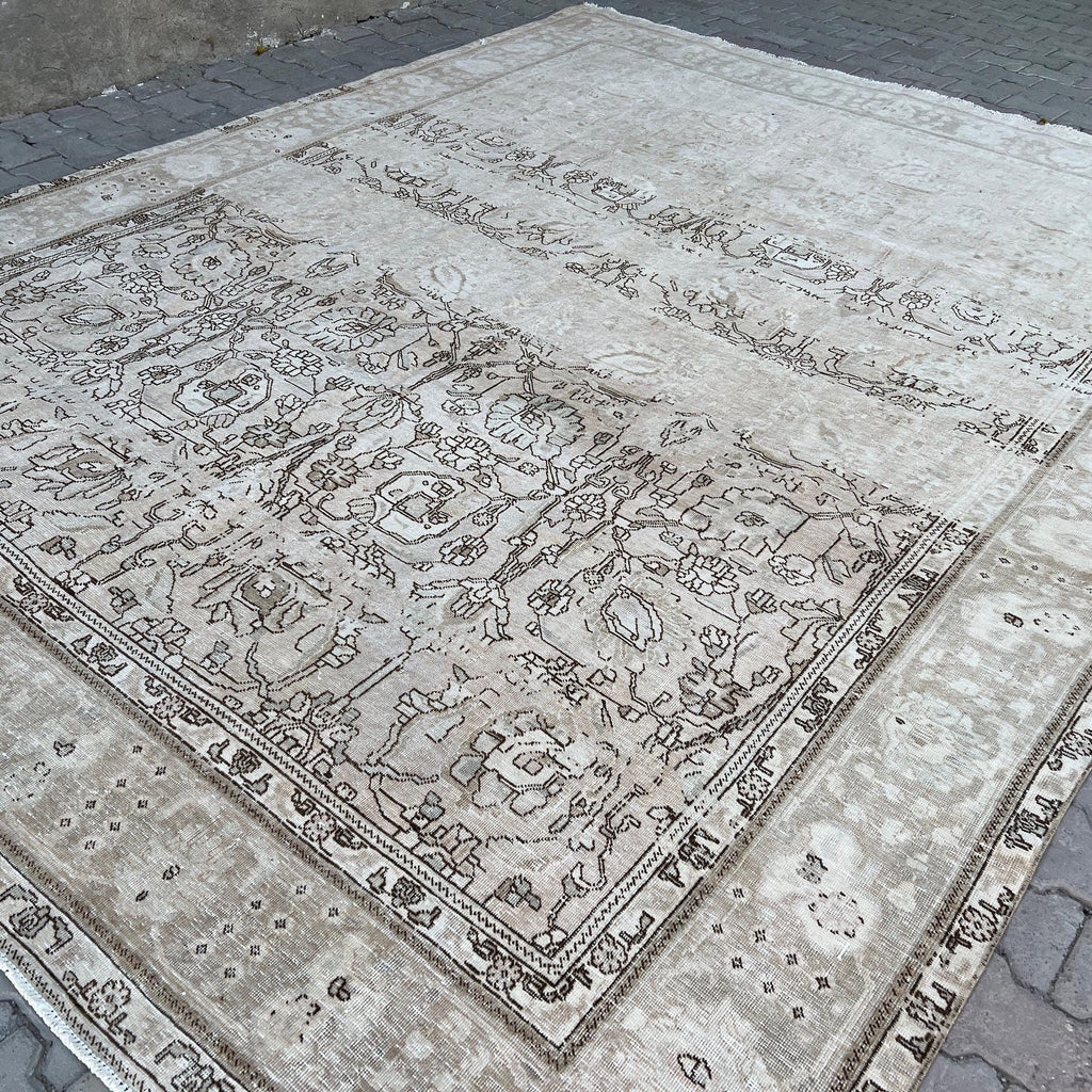 Neutral Turkish Oushak Rug: 10x12 Hand-Knotted Wool Distressed Carpet
