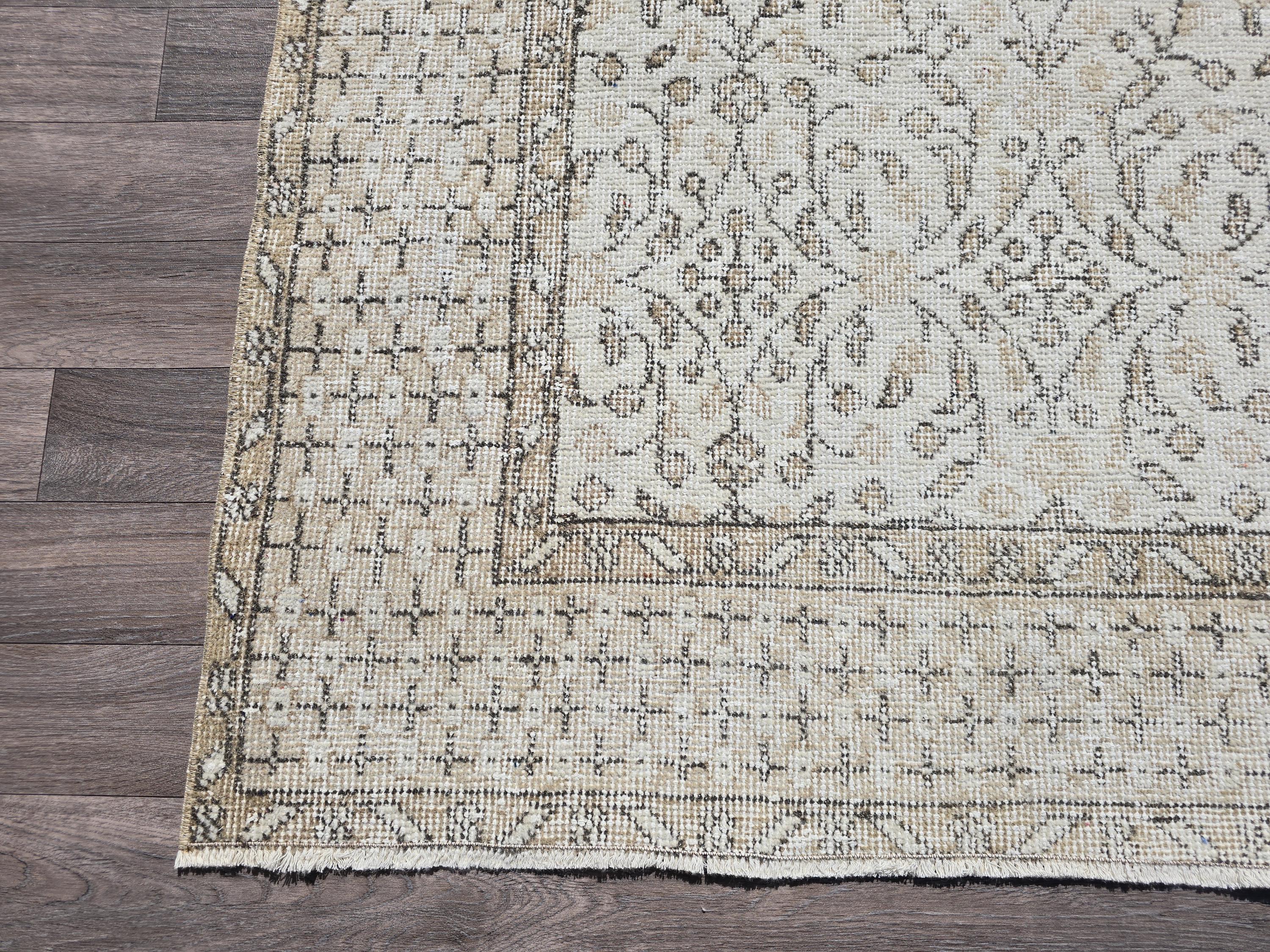 Vintage Turkish Oushak Wool Rug: 5.7x9.4 ft, Hand-Knotted Neutral Area Rug