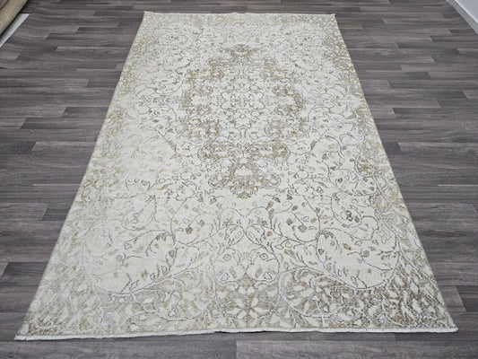 5x8 Neutral Vintage Turkish Rug – Cream with Faded Colors