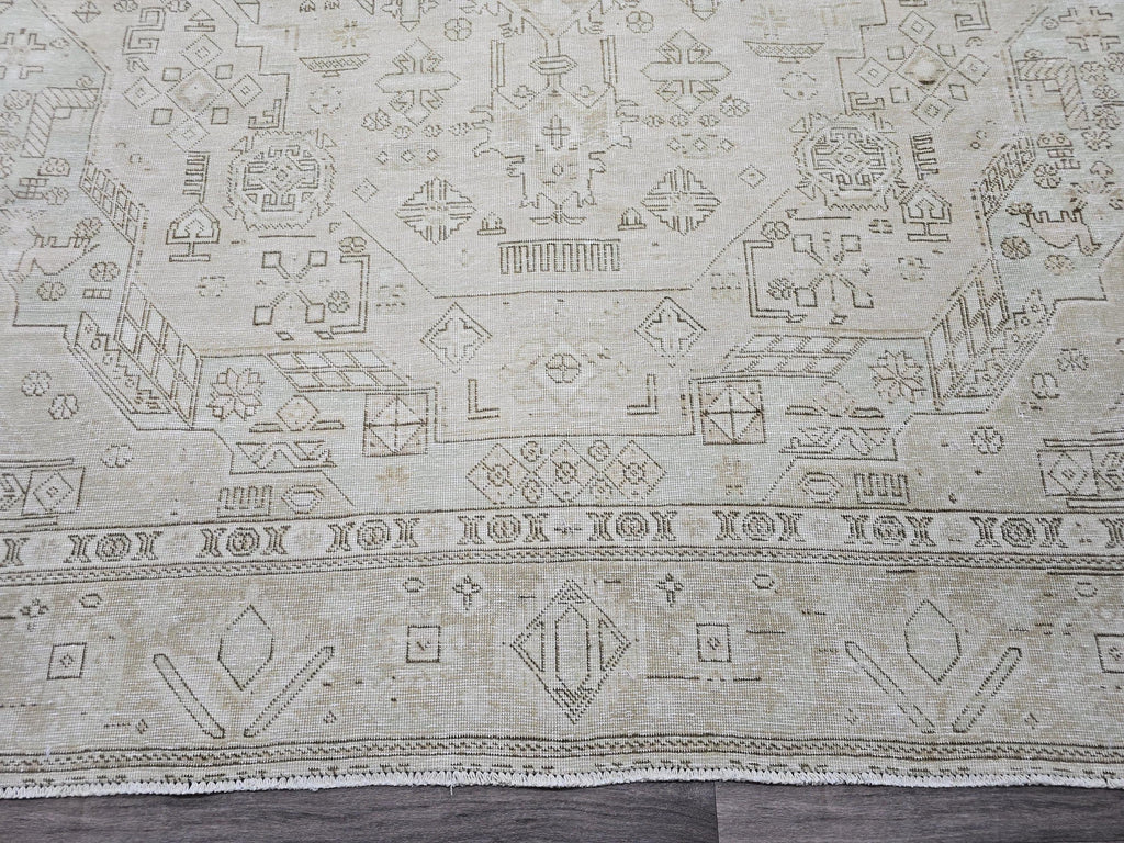 10x12 Handmade Wool Heriz Rug: Vintage Turkish Geometric Area Rug