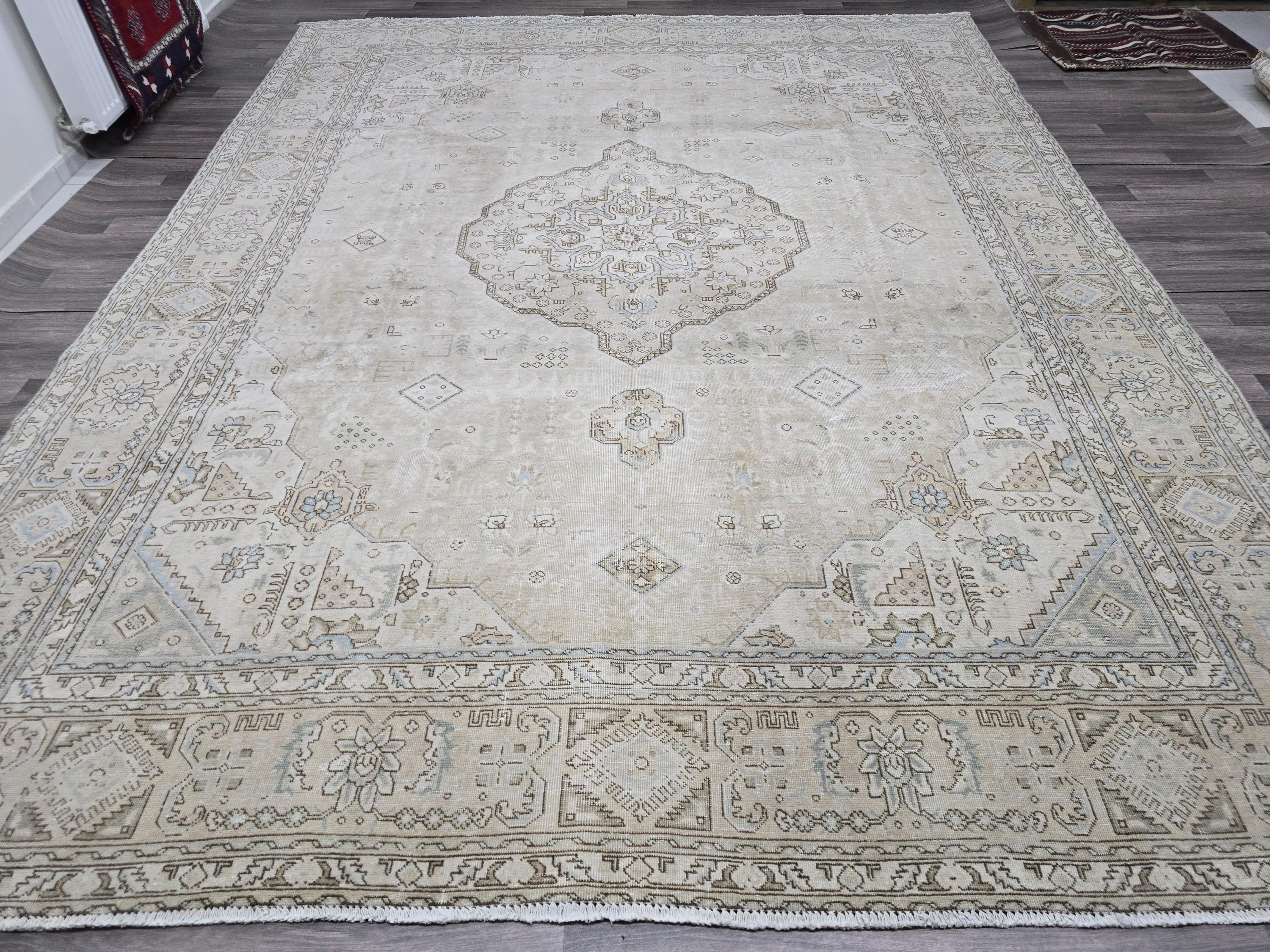 Vintage 9x12 Hand-Knotted Wool Rug: Distressed Neutral Turkish Oushak
