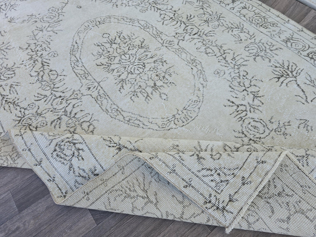 Vintage Turkish Oushak Rug: Hand-Knotted Wool Area Rug (5.7x9.40 feet)