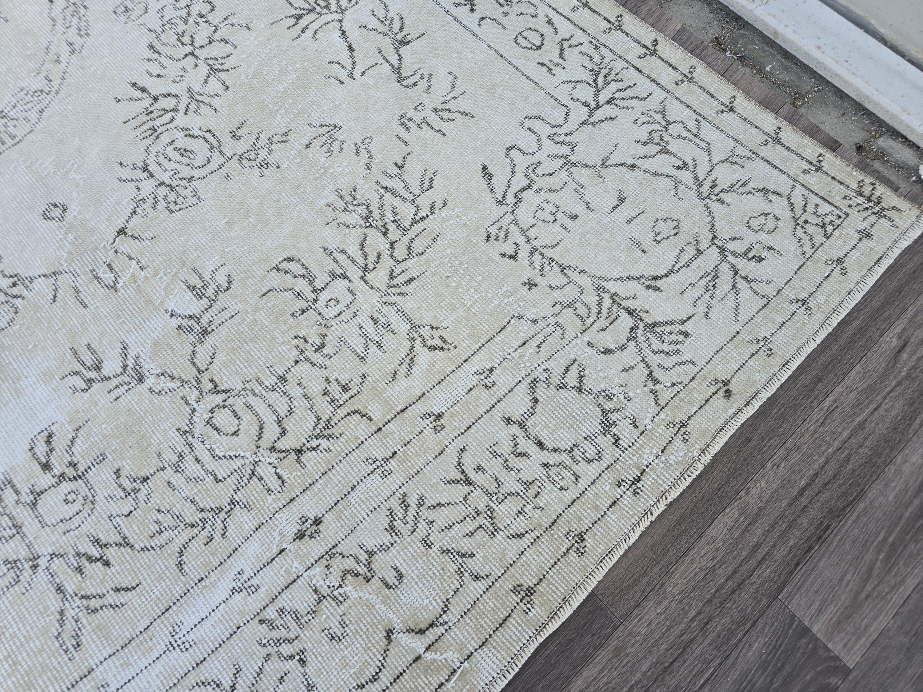 Vintage Turkish Oushak Rug: Hand-Knotted Wool Area Rug (5.7x9.40 feet)