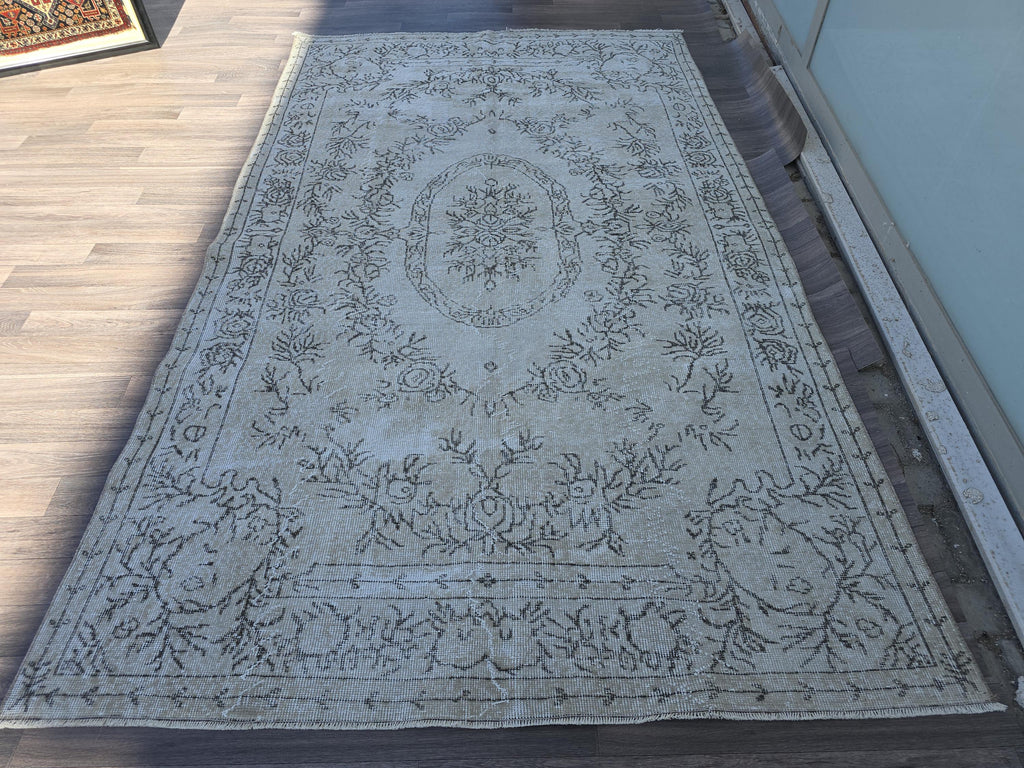 Vintage Turkish Oushak Rug: Hand-Knotted Wool Area Rug (5.7x9.40 feet)