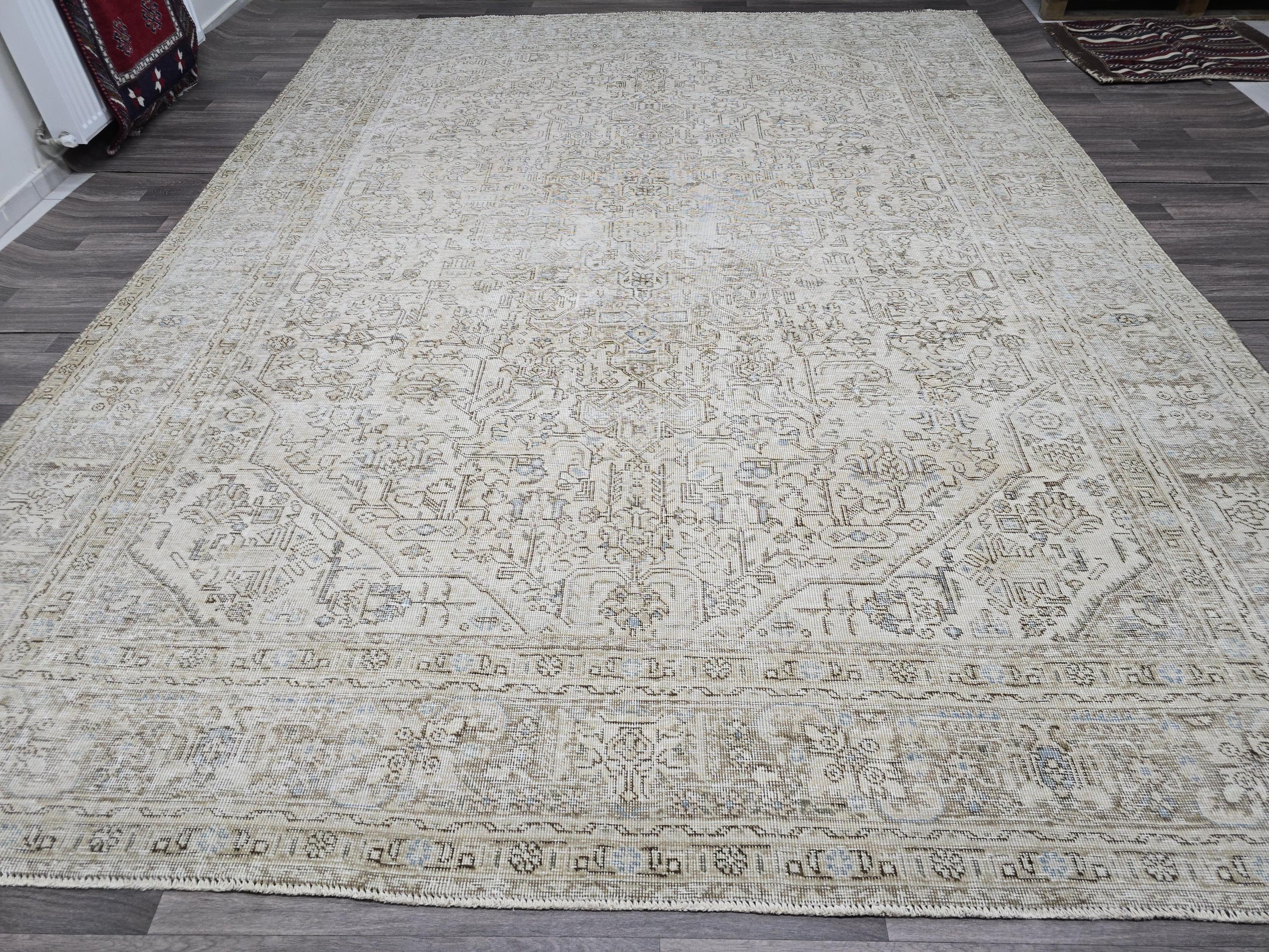 Oversized Neutral Oushak Rug: Vintage Turkish Wool Carpet (9.35x12.30 ft)