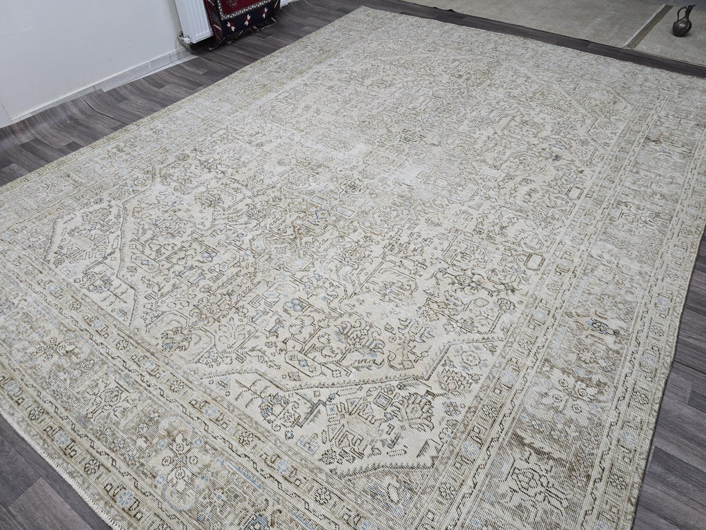 Oversized Neutral Oushak Rug: Vintage Turkish Wool Carpet (9.35x12.30 ft)