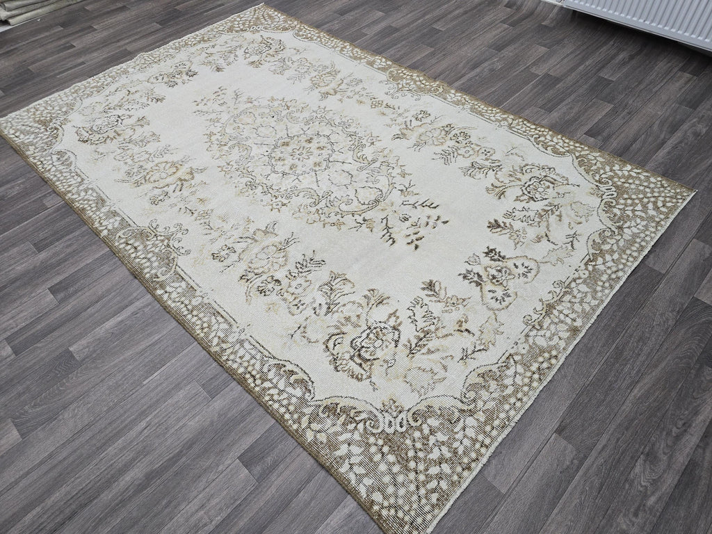 6x9 Feet Vintage Turkish Oushak Area Rug | Neutral Handmade Wool Carpet