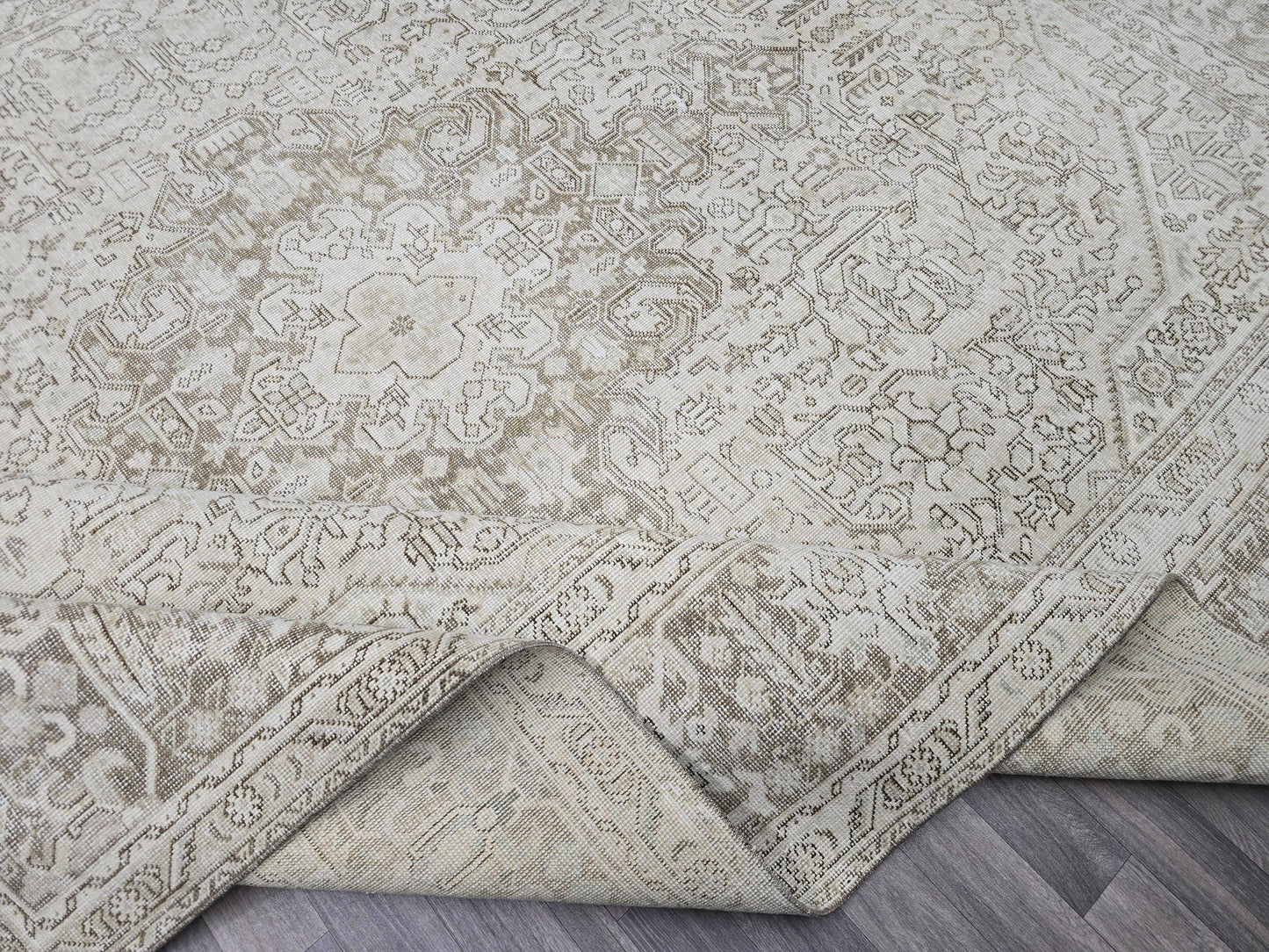 Oversize Neutral Heriz Rug 9x12: Hand-Knotted Wool, Beige Tan Geometric Carpet