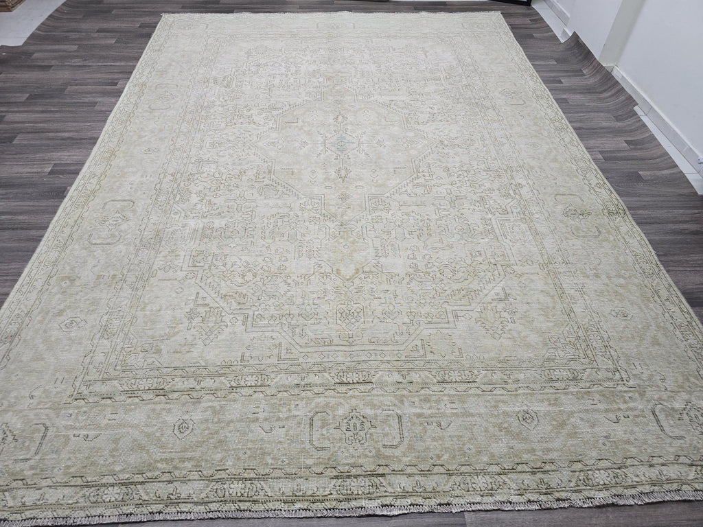 9x12 Vintage Oushak Rug: Neutral Turkish Wool Carpet