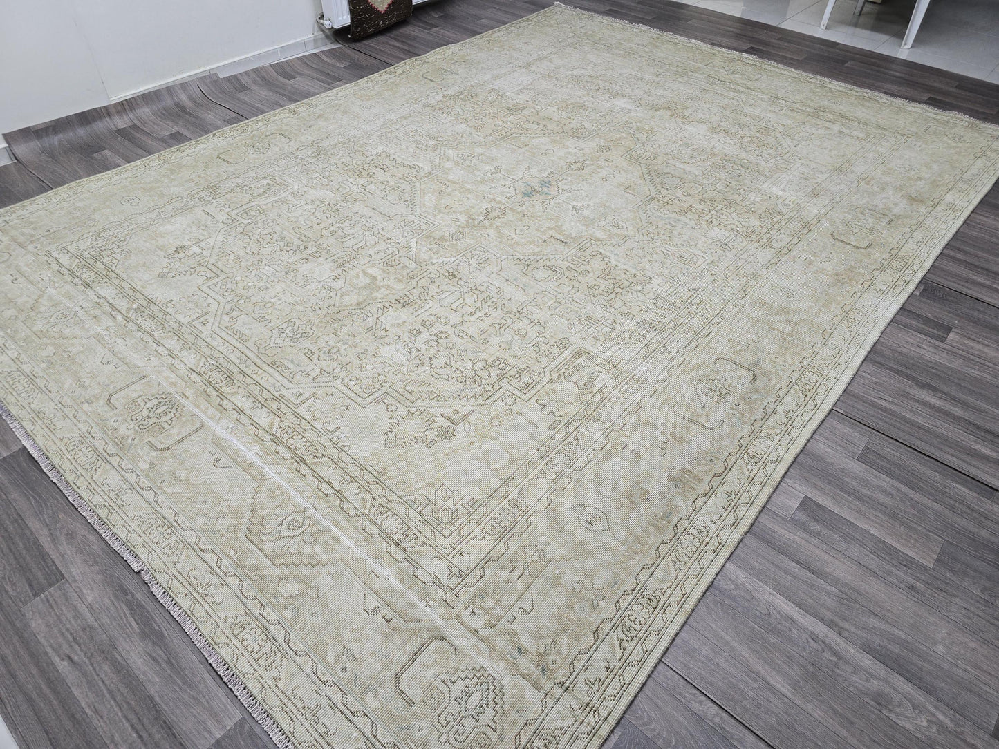 9x12 Vintage Oushak Rug: Neutral Turkish Wool Carpet