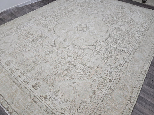 Oversize Vintage Turkish Rug/ 9.70x12.35 feet/  Neutral Area RUG 10x12/ Handmade Wool Rug for Livingroom/ Heriz Rug/ Anatolian Rug