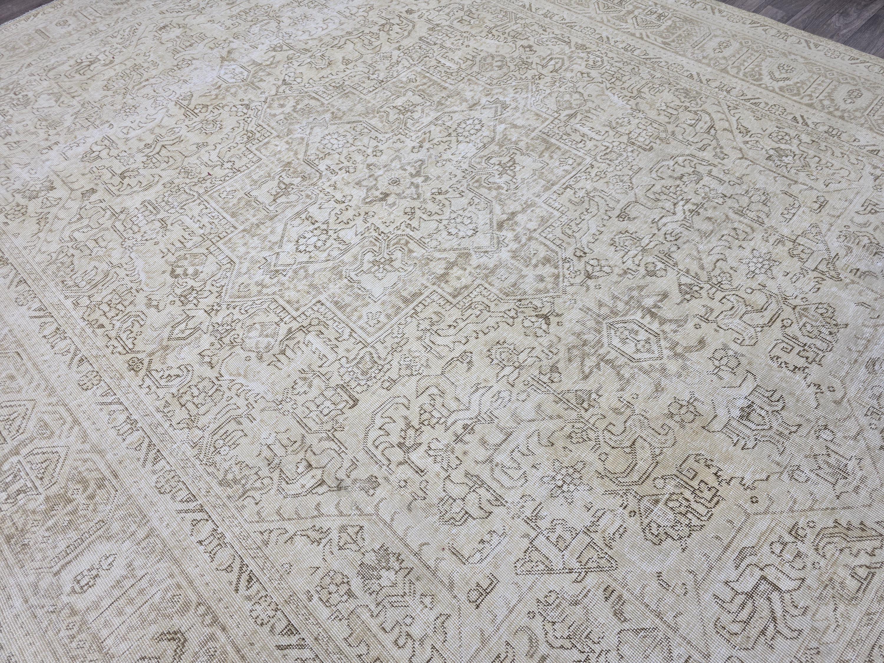 Vintage Turkish Oushak Rug: Hand-Knotted Wool, Muted Beige Medallion (9'4" x 12'3")