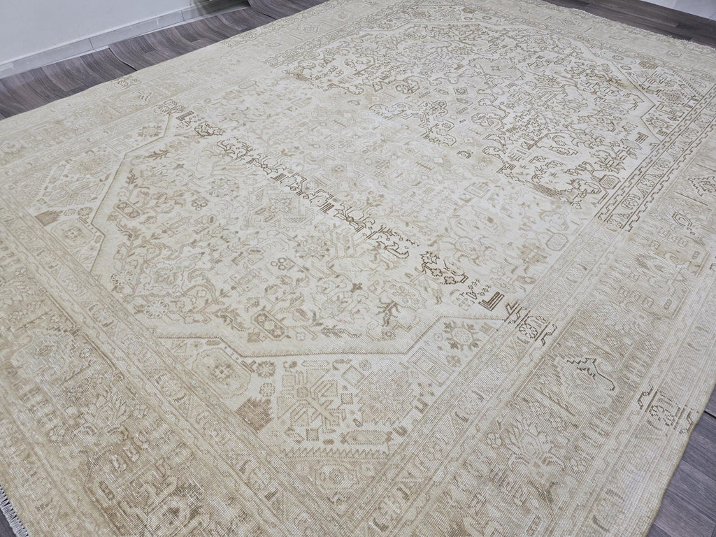 9.5x12.60 feet Handmade Wool Oushak Area Rug Neutral Geometric Beige and Brown rug