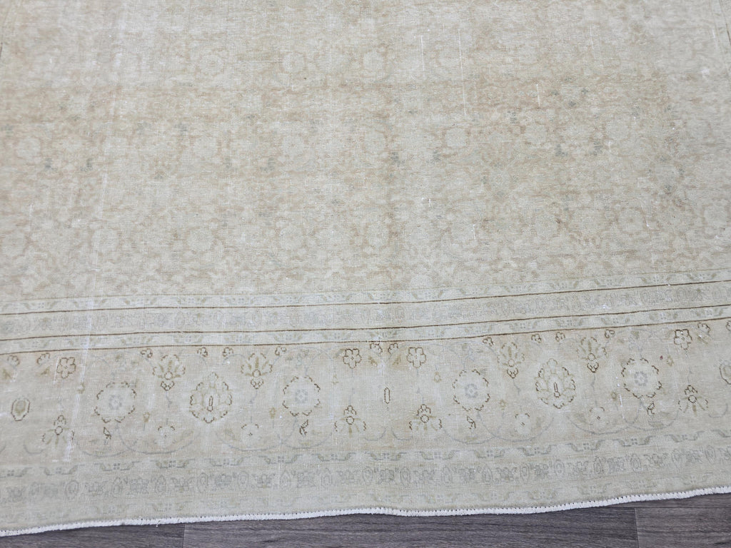 Large Cream Beige Oushak Rug: Vintage Style Turkish Carpet (8.90x12.90 ft)