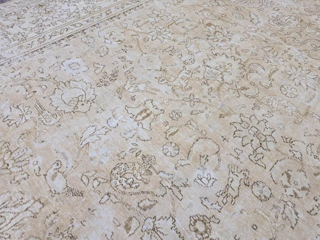 Oversize Oushak Rug: 9.70x12.25 ft, Hand-Knotted Wool, Neutral Farmhouse Decor