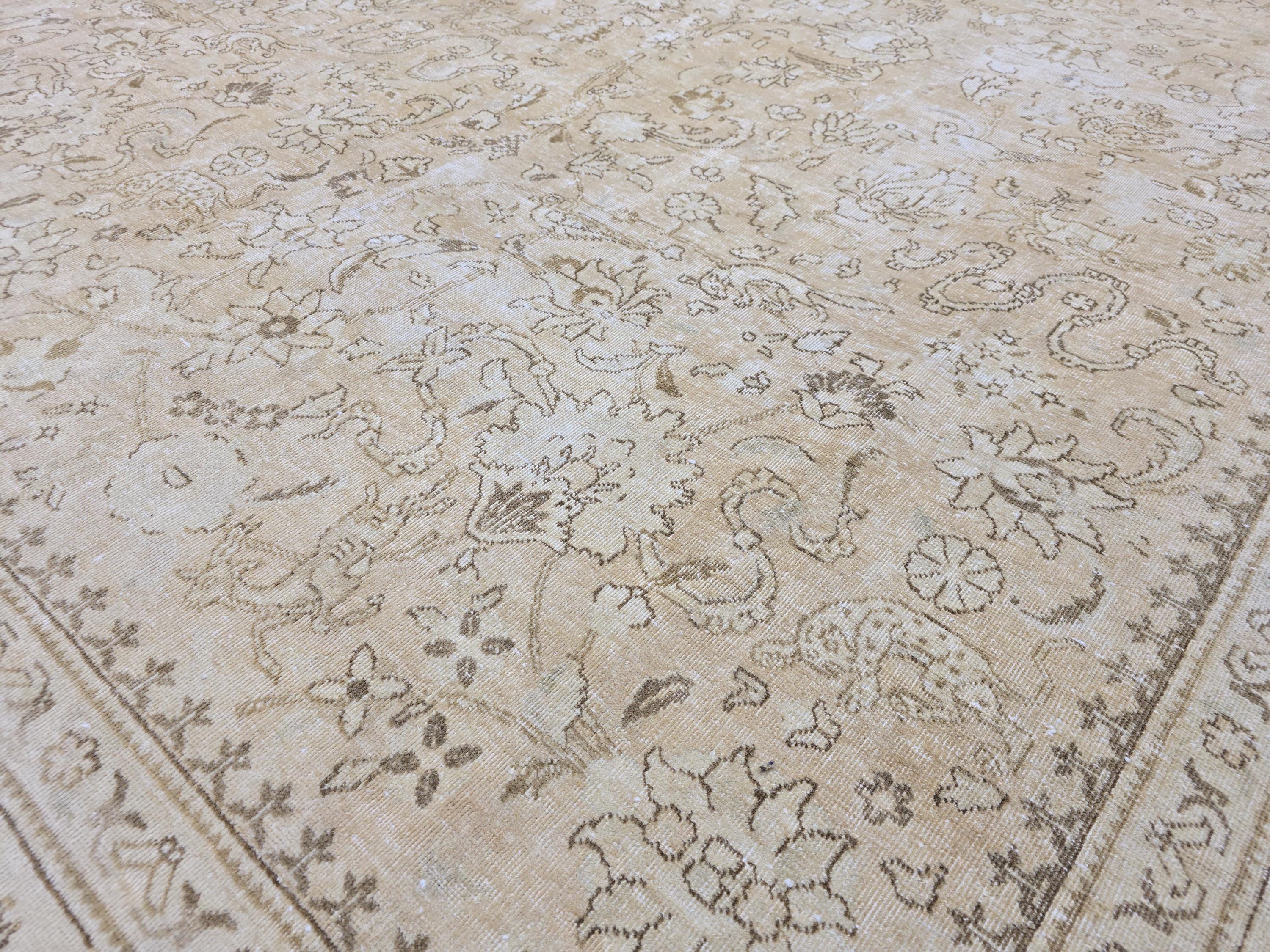 Oversize Oushak Rug: 9.70x12.25 ft, Hand-Knotted Wool, Neutral Farmhouse Decor
