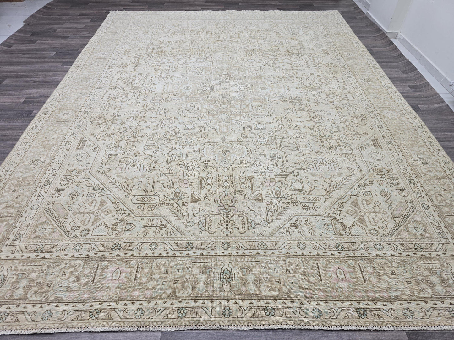 Classic Vintage Neutral Turkish Area Rug //9.45x12.25 feet