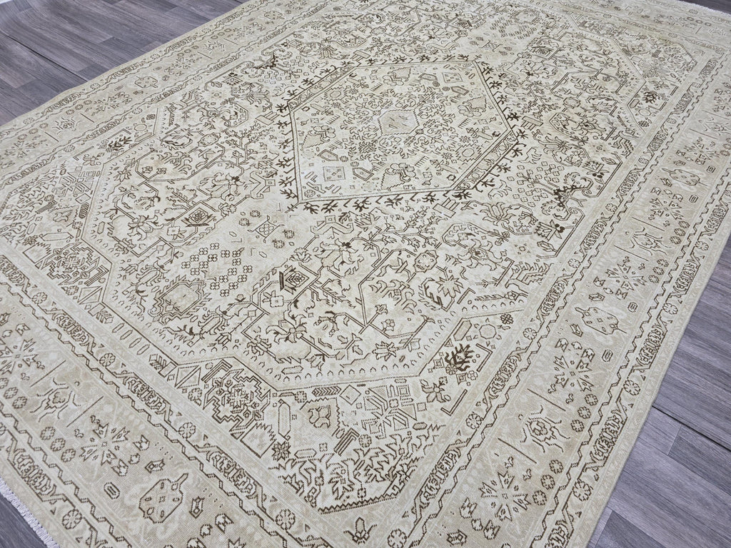 8x11 ft Neutral Oushak Rug: Hand-Knotted Wool Vintage Carpet