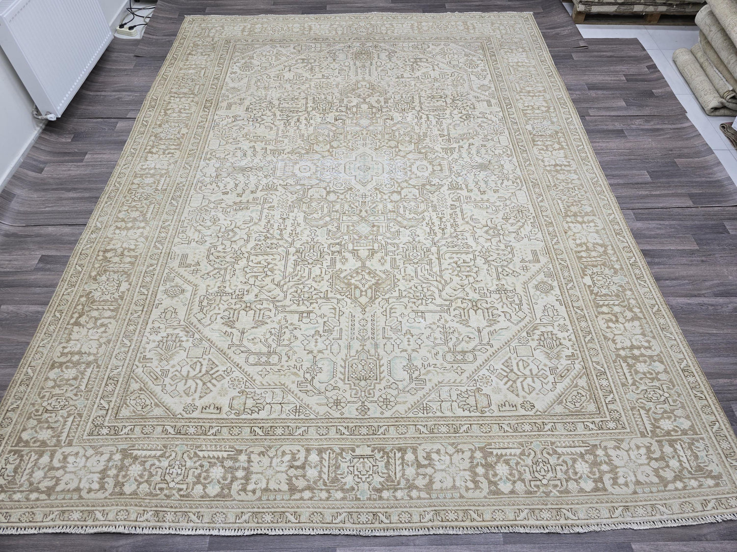 9x12 Oversize Neutral Vintage Heriz Area Rug Beige/Cream Brown Geometric / Tabriz Rug / Muted Oushak Rug