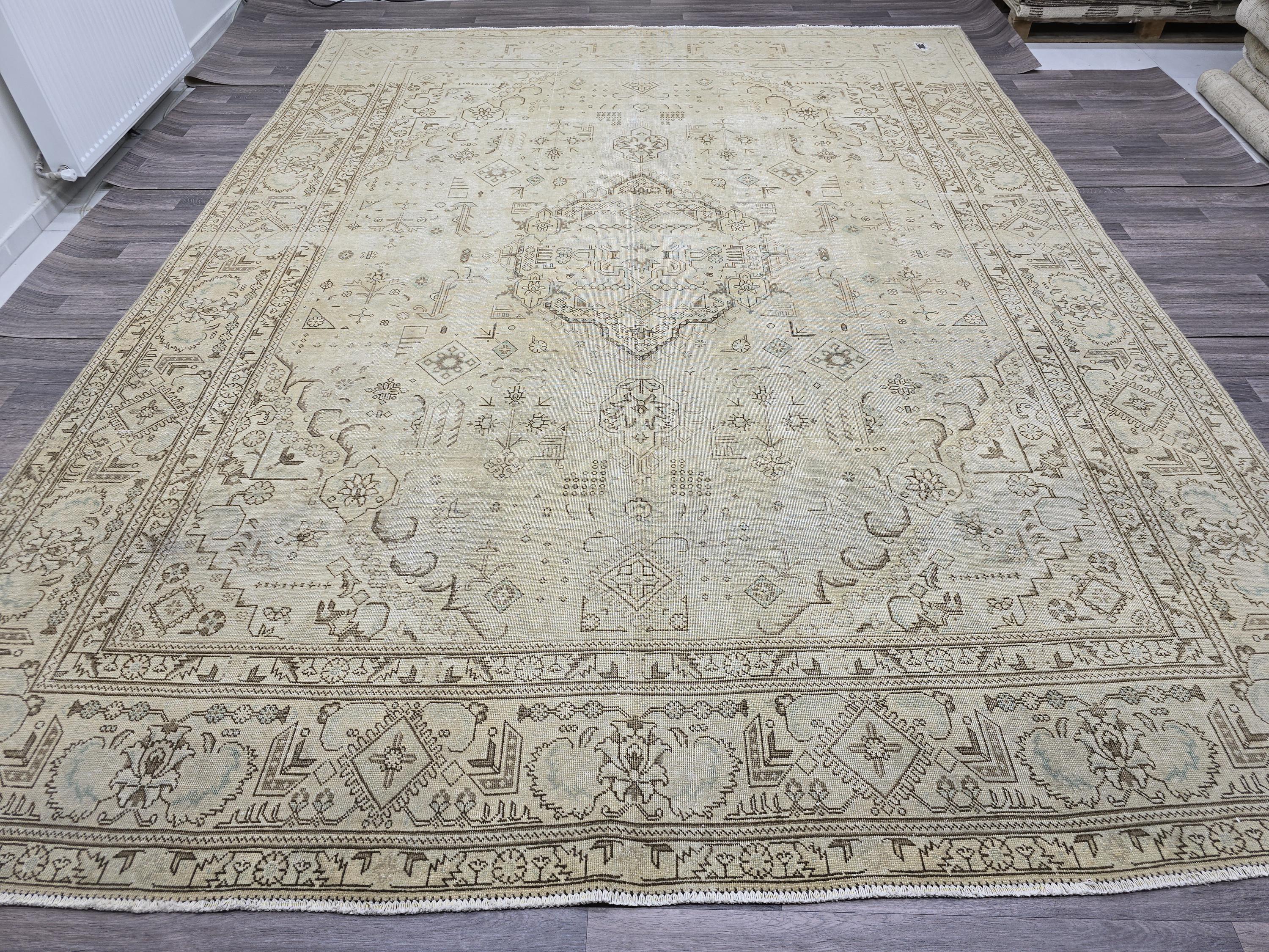 Vintage Oushak Rug: Large Neutral Beige Turkish Area Rug (9'7" x 12'5")