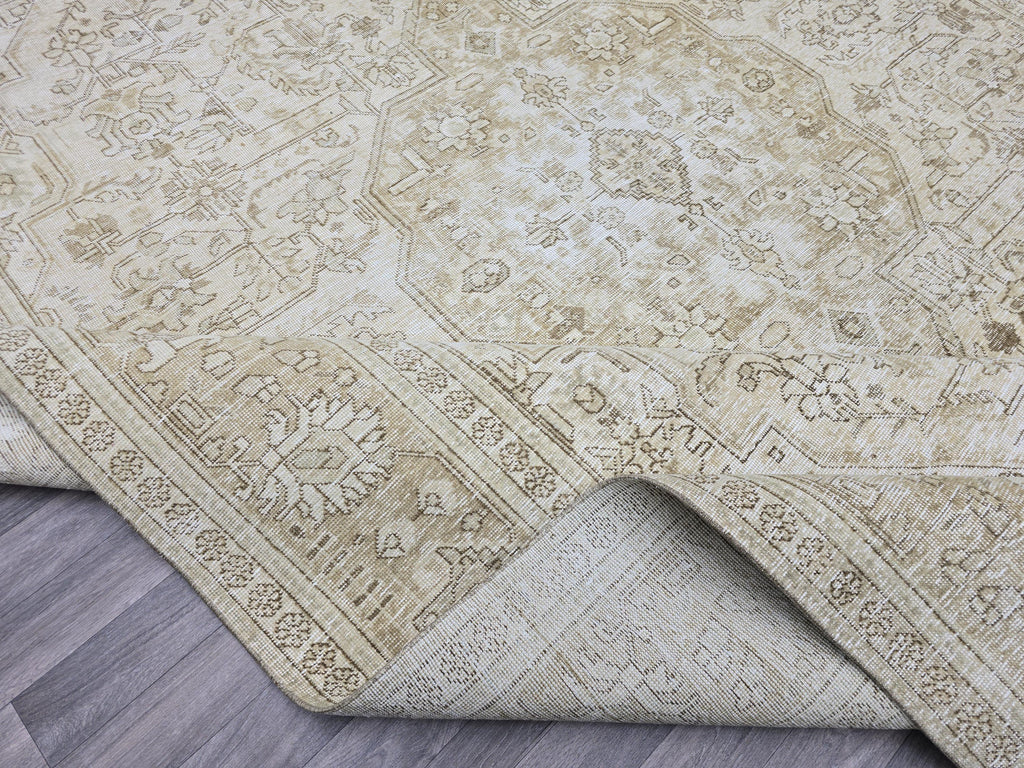 Large Vintage Handwoven Turkish Rug: 9'4" x 12'5" Beige Wool Oushak Carpet